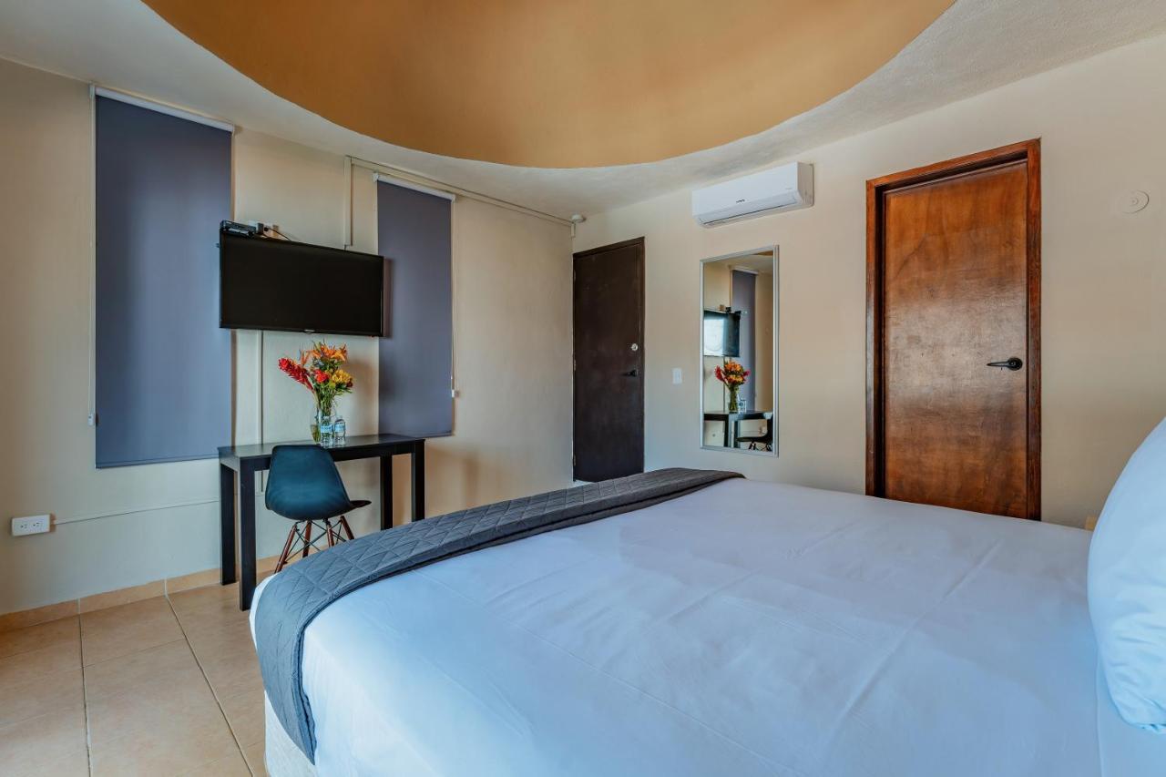 Hotel Brisas 5A Av, Playa Del Carmen Exteriör bild
